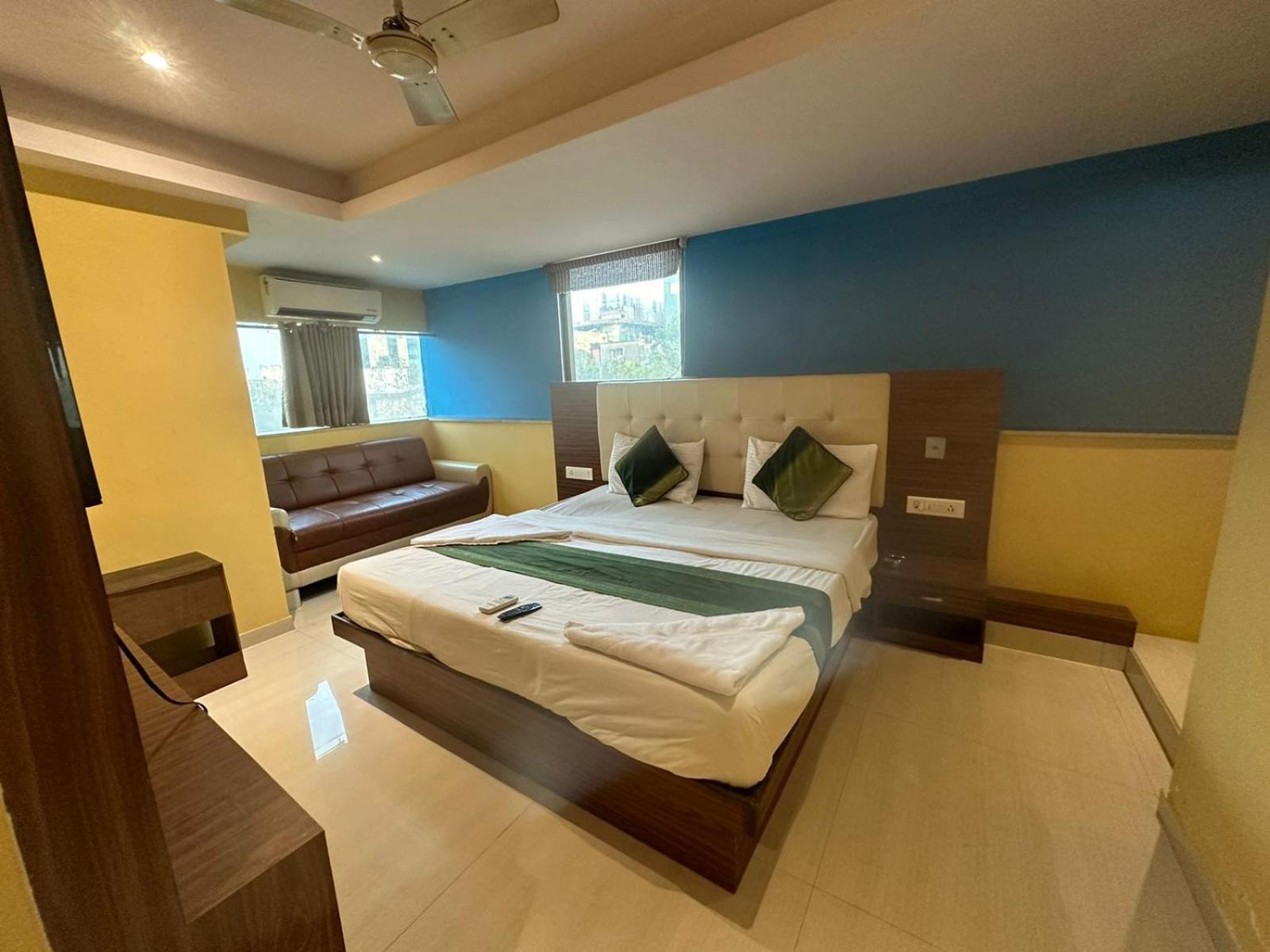 Hotel Artusinn Midc Andheri East Мумбай Екстериор снимка