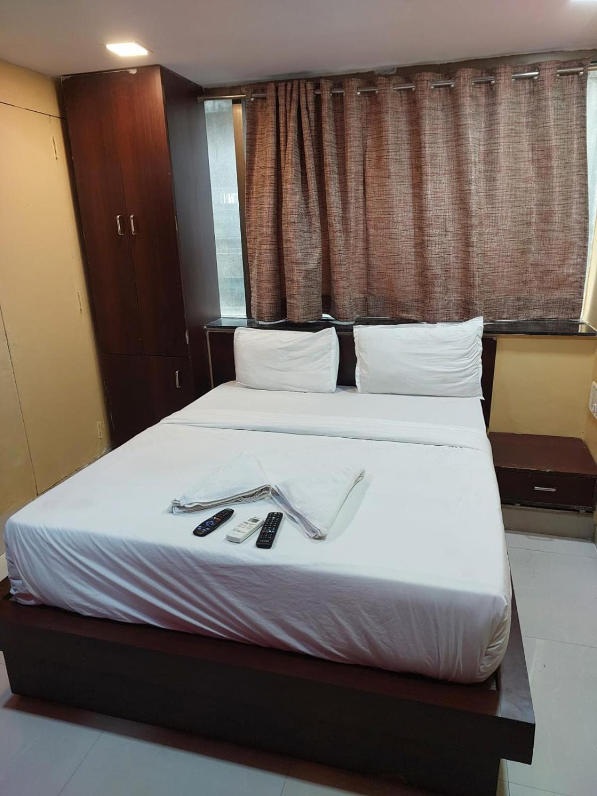 Hotel Artusinn Midc Andheri East Мумбай Екстериор снимка