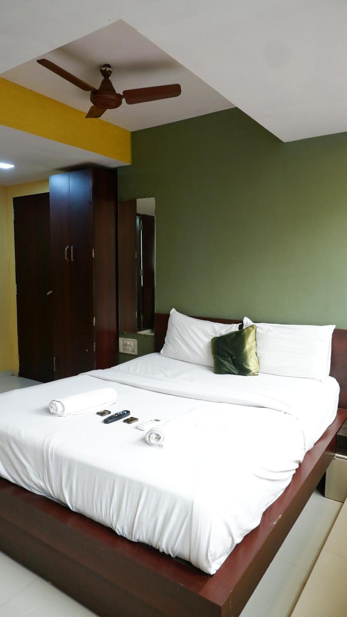 Hotel Artusinn Midc Andheri East Мумбай Екстериор снимка