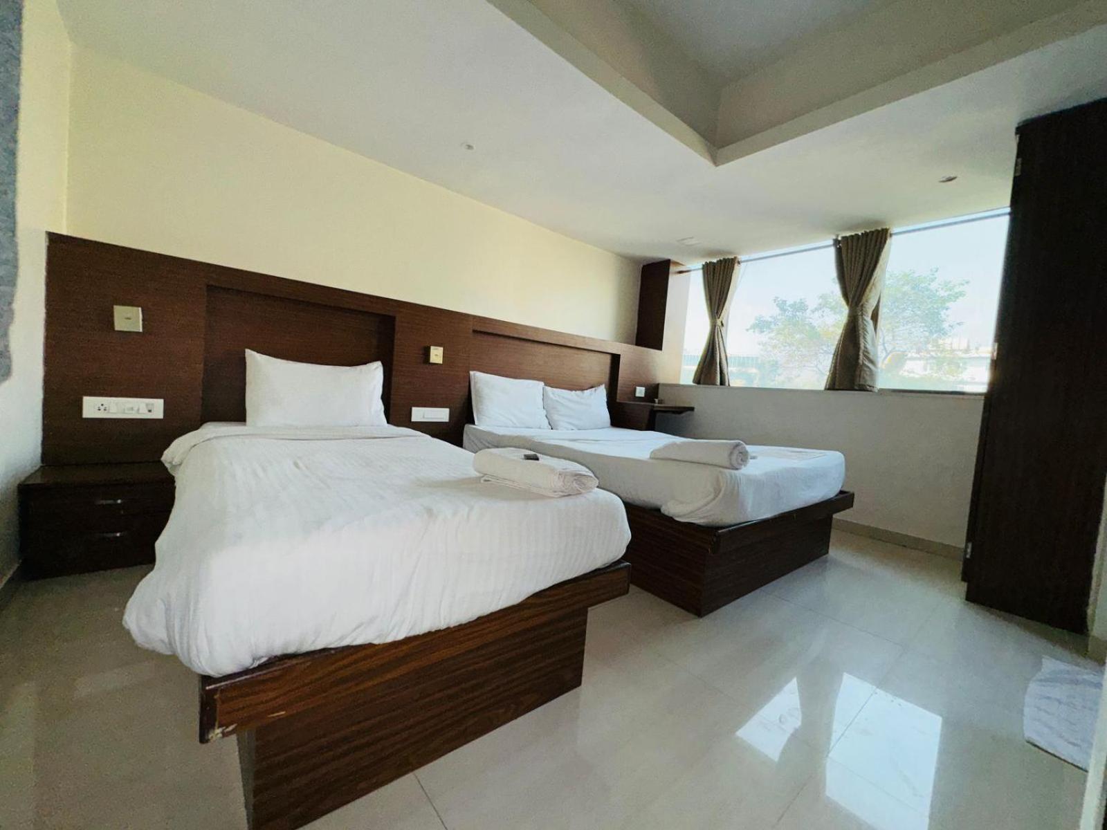 Hotel Artusinn Midc Andheri East Мумбай Екстериор снимка