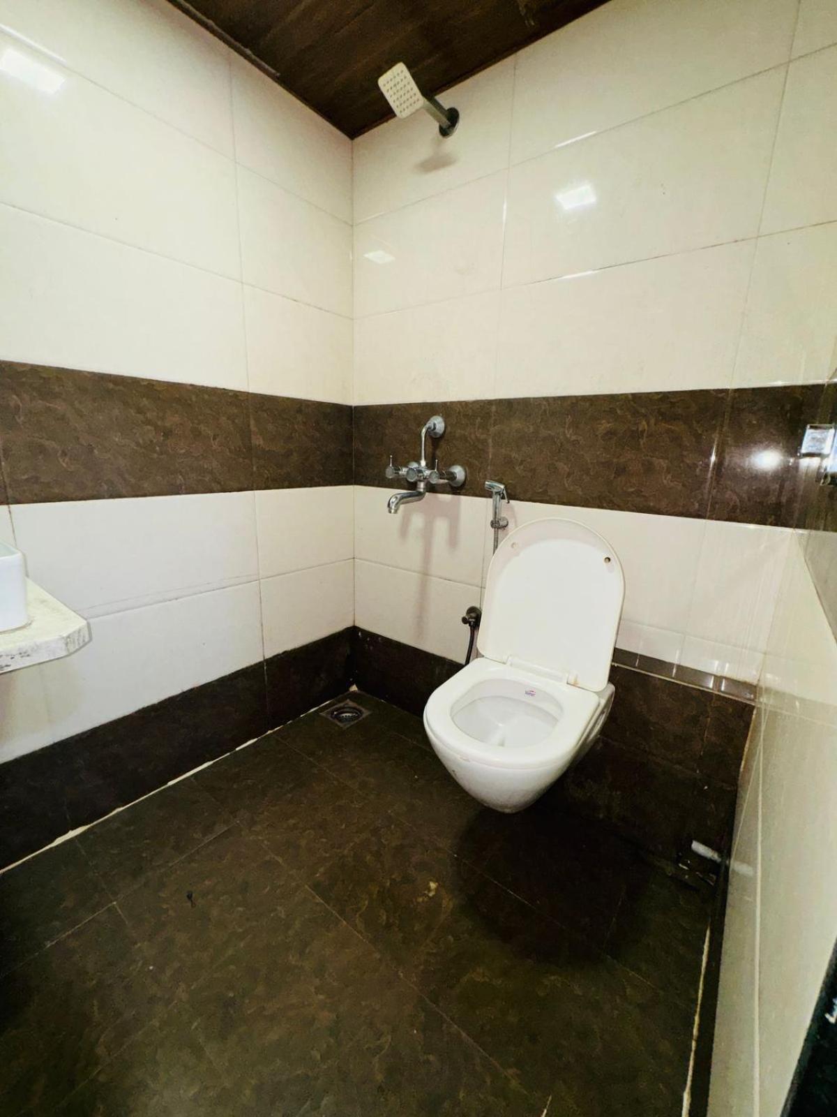 Hotel Artusinn Midc Andheri East Мумбай Екстериор снимка